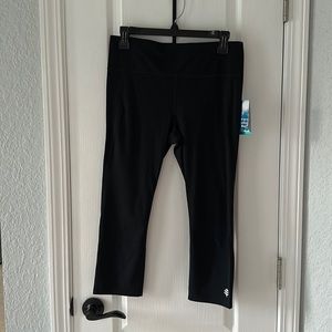 Coolibar size M crop legging- NWT